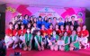 Lãnh đạo Hội LHPN huyện và các đại biểu chụp hình lưu niệm cùng Đội nhất của Hội thi - Hội LHPN xã Phước Sơn