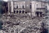 Mít tinh Tổng khởi nghĩa Tháng Tám năm 1945 tại Quảng trường Nhà hát Lớn Hà Nội (19/8/1945). Ảnh tư liệu