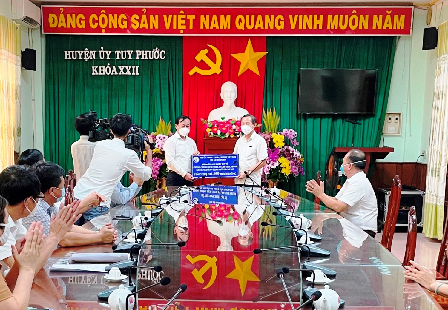 Quang cảnh buổi làm việc